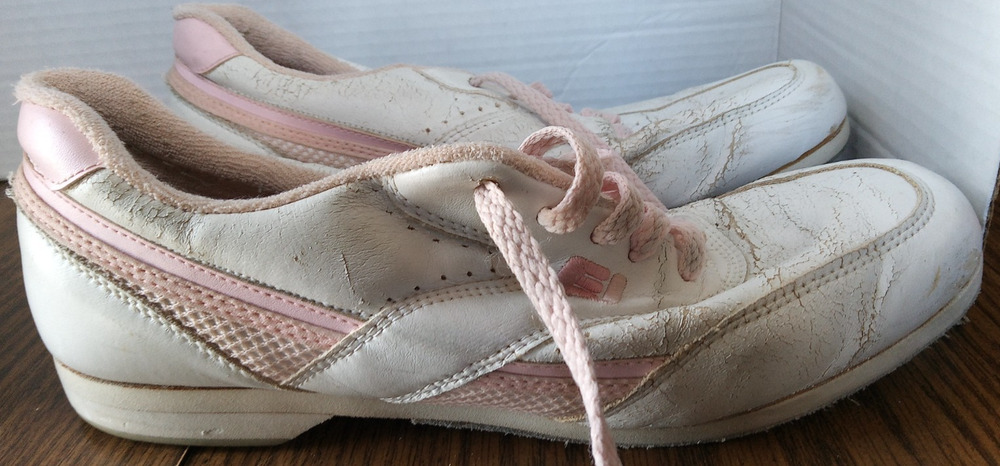 Endicott Johnson Womans Size 9M White And Pink Bowling Shoes